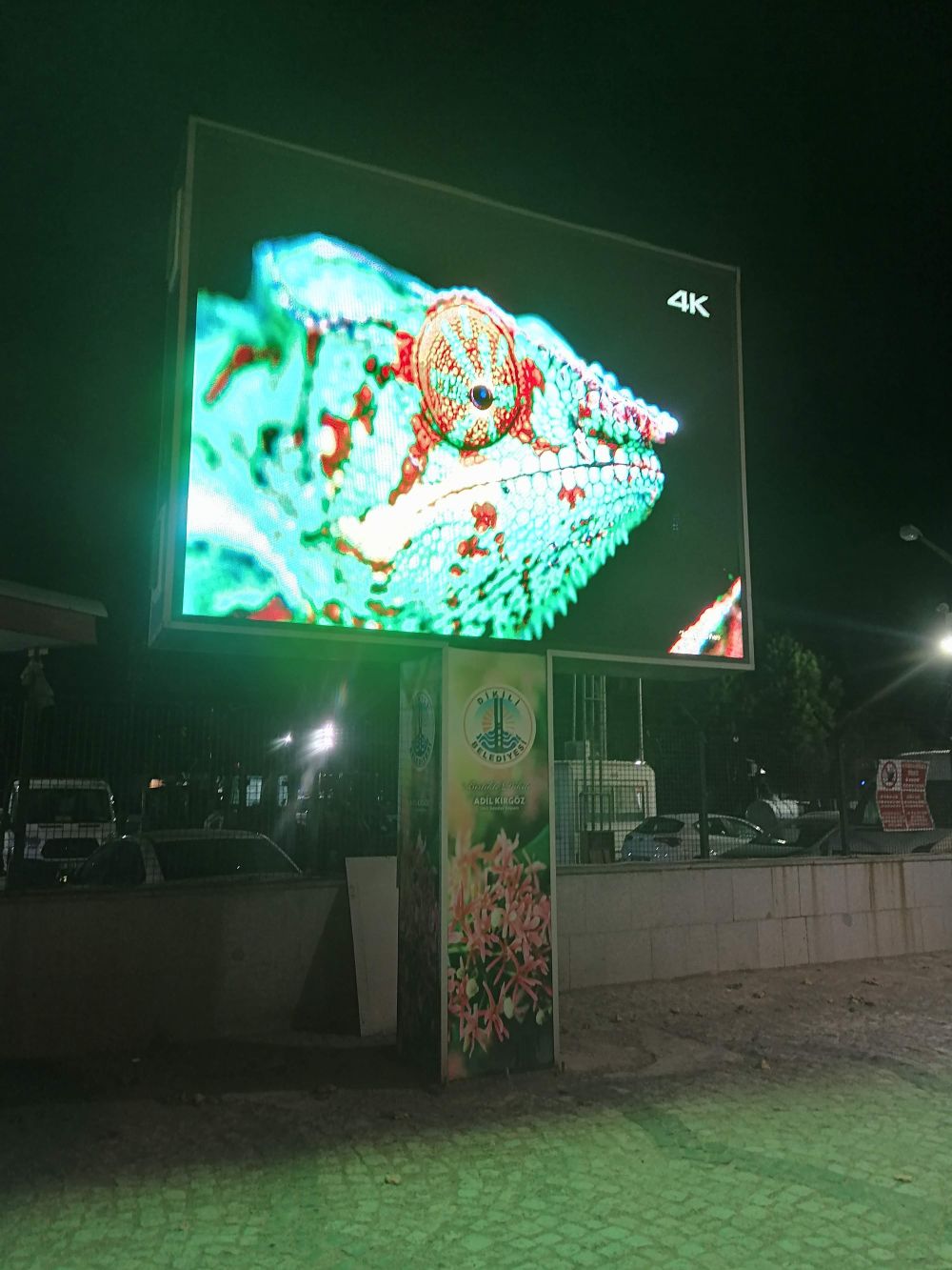 Dikili Meydan Totem Led Ekran